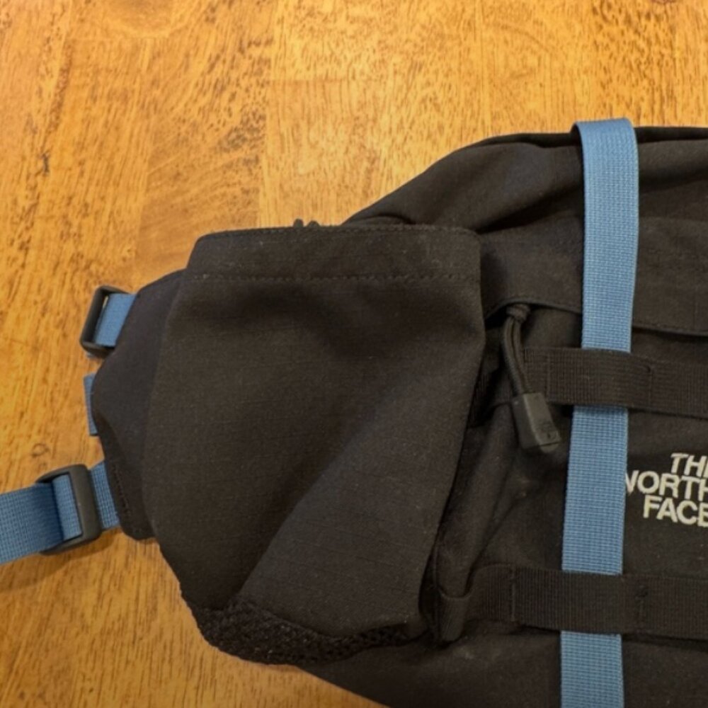 North Face Lumbar Blue Black Waist Sling Bag Fanny Pack Water Bottle Pockets - Picture 7 of 12